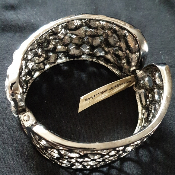 NWT. Lifestyles Studio Cuff, Crystals - Picture 5 of 8
